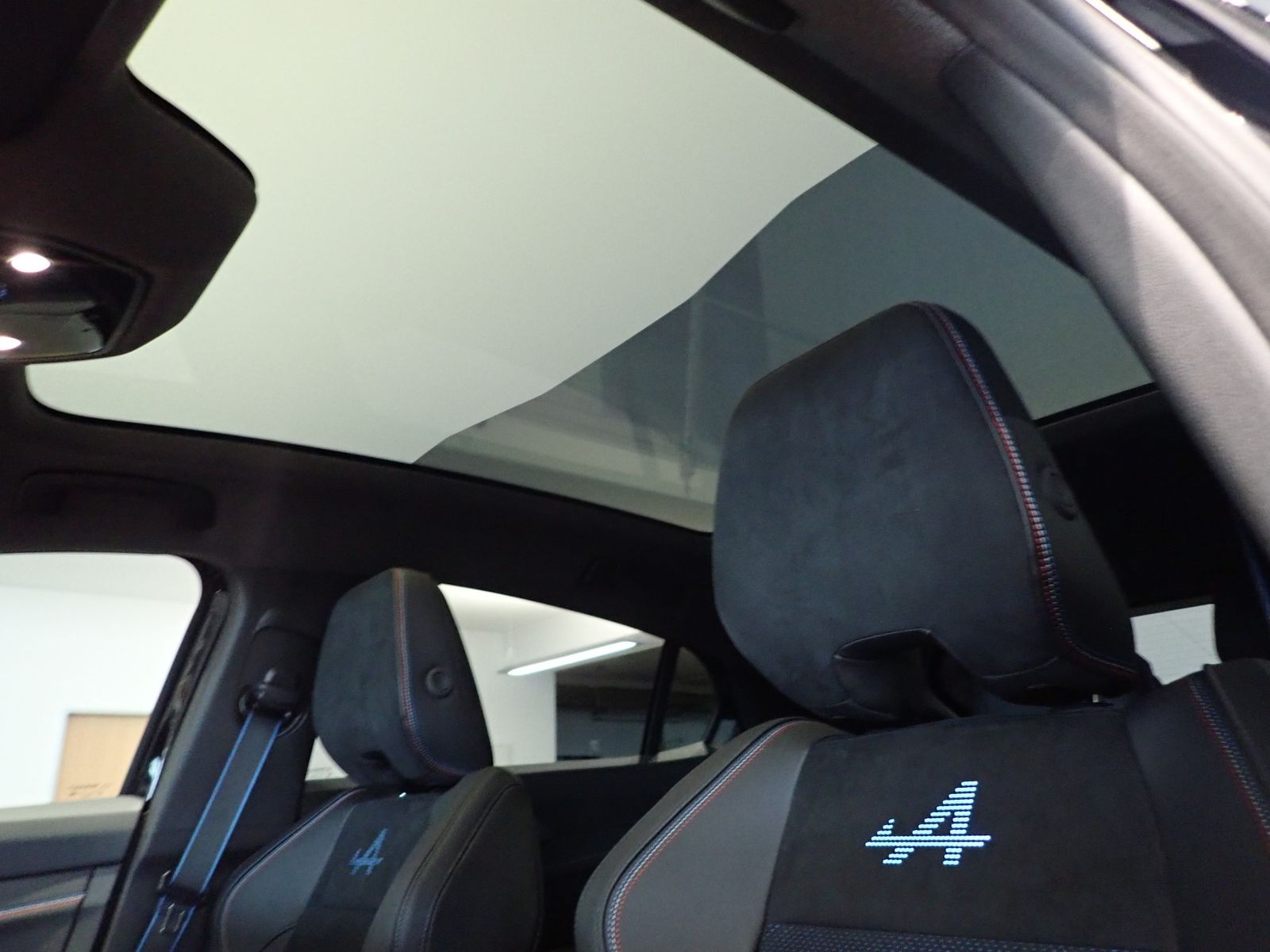 Fahrzeugabbildung Renault Rafale Esprit Alpine E-Tech Full Hybrid 200