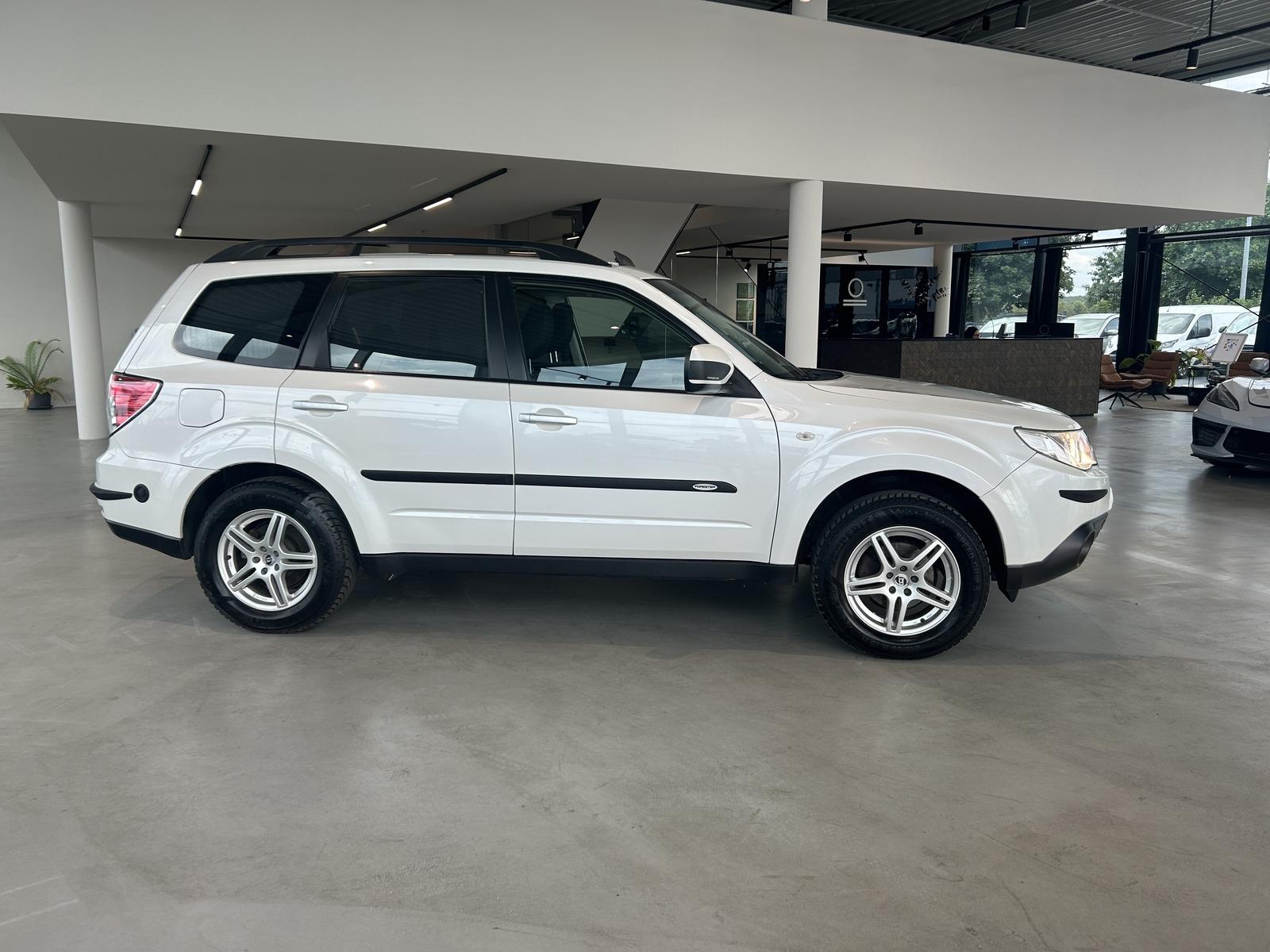 Subaru Forester GASANLAGE+BENZIN+LEDER+PANO+AHK+ALLRAD