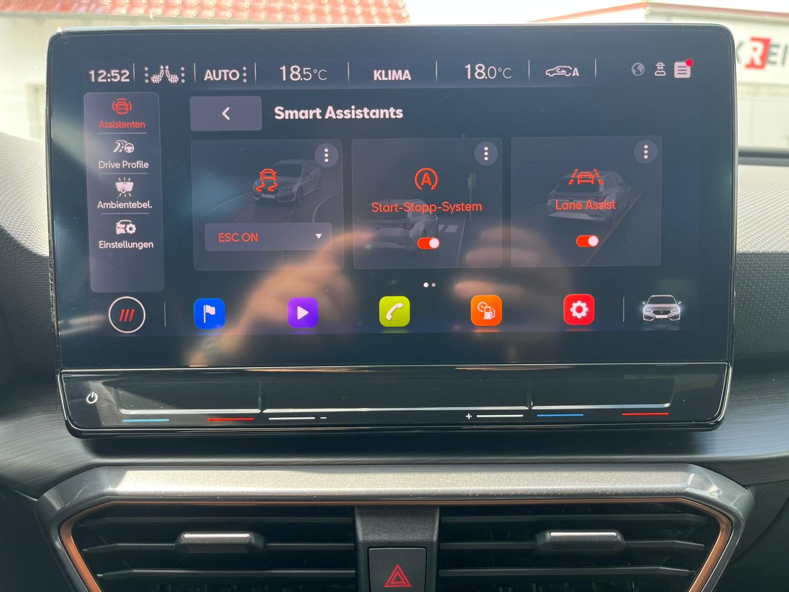 Fahrzeugabbildung CUPRA Leon 1.5 TSI LED*NAVI*APP*SHZ*KAMERA*ACC*MEMORY