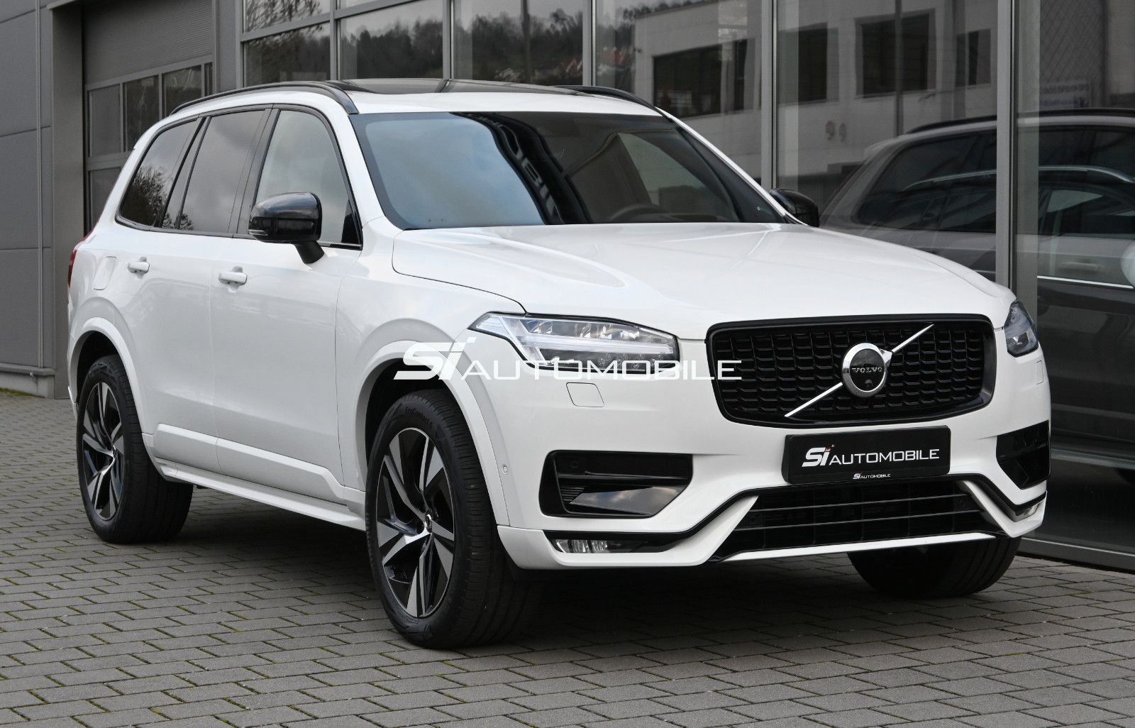 Fahrzeugabbildung Volvo XC90 B5 D AWD R-Design °ACC°AHK°PANO°STANDHEIZ°