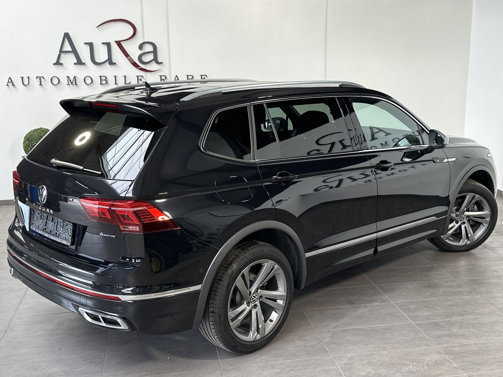 Fahrzeugabbildung Volkswagen Tiguan Allspace 4Motion R-Line NAV+IQ-LIGHT+PANO