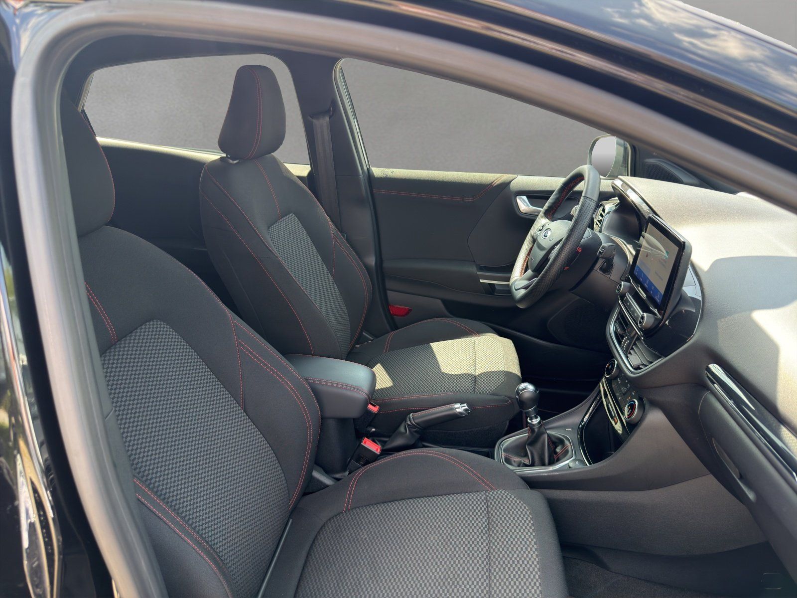 Fahrzeugabbildung Ford Puma 1.0 EB  ST-Linie S/S PDC hi. Nav Winterpak.