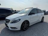 Mercedes-Benz B 250 Automatik AMG Paket Panorama Xenon Euro 6 - Mercedes-Benz B 250 aus 2013