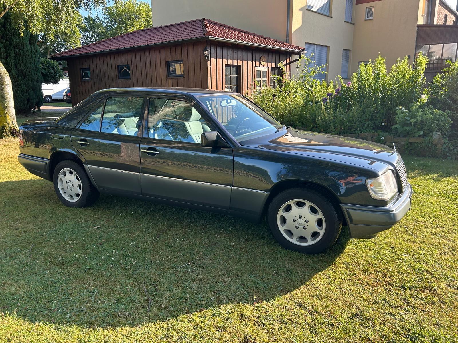 Mercedes-Benz E 220