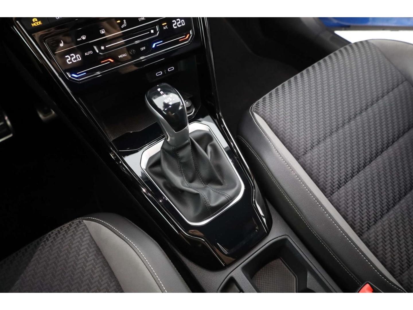Volkswagen T-Roc Cabriolet 1.5 TSI R-Line DSG NAV/Matrix, миниатюра 18