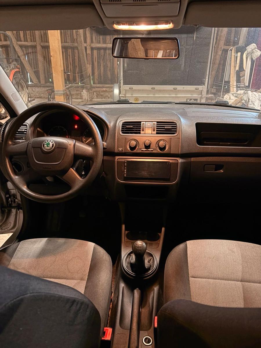 Skoda Fabia 2009 — photo 8