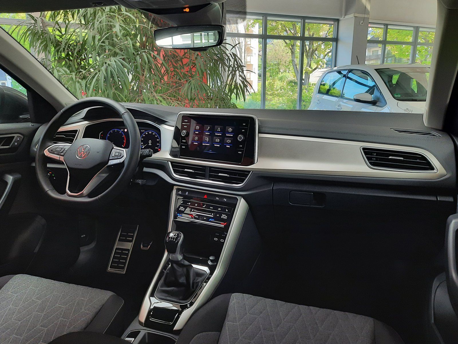 Fahrzeugabbildung Volkswagen T-Roc Move TSI *AHK*Cam*Navi*LED*PDC*Sitzhzg*ACC