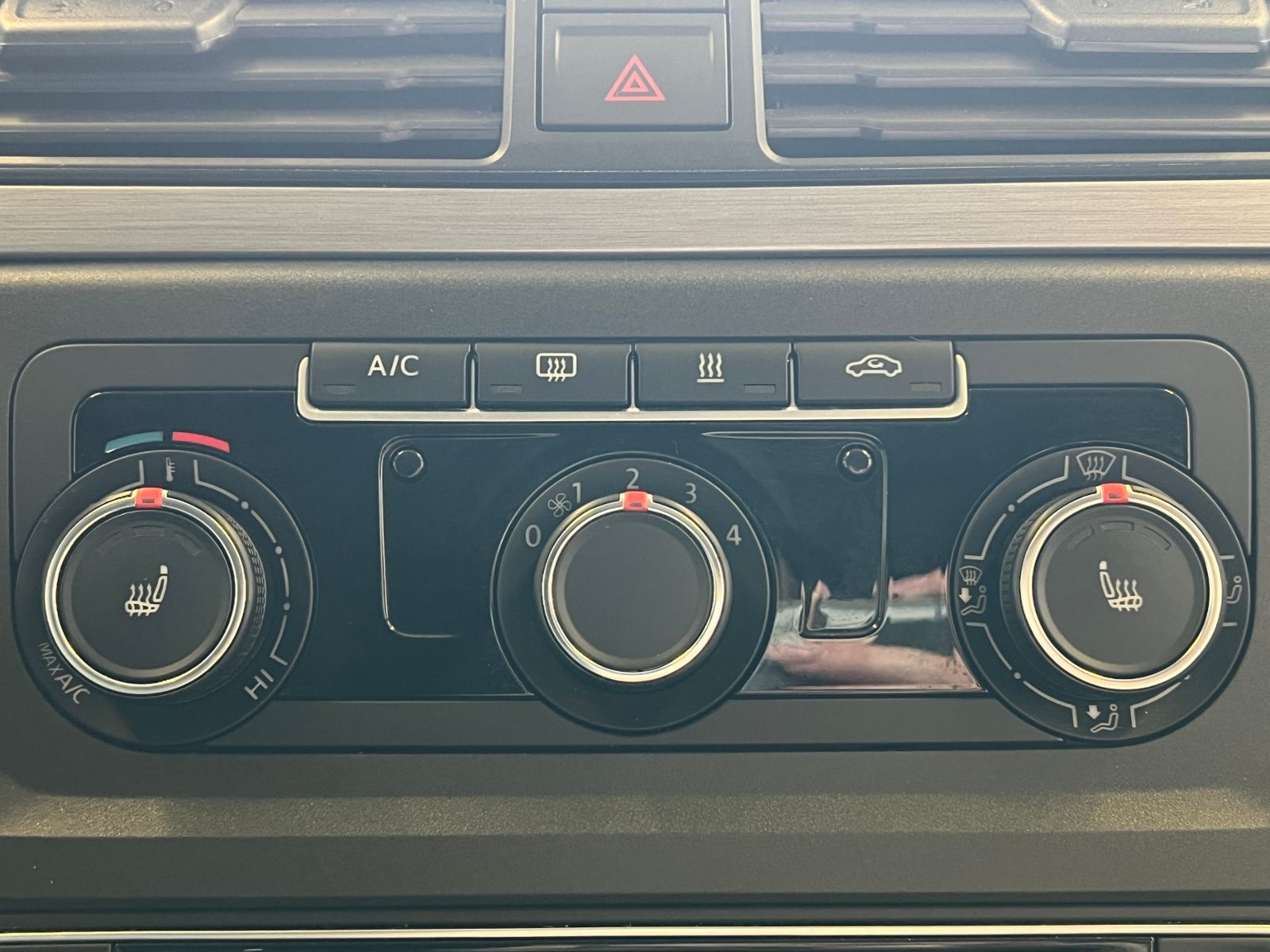 Fahrzeugabbildung Volkswagen Caddy Trendline 1.4 TSI *AHK, Navi, Klima, Sitzh