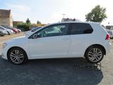 Volkswagen Golf Highline BMT 2.Hd. 17Zoll   Alcantara   SHZ - Cars in Halle: Kleinwagen