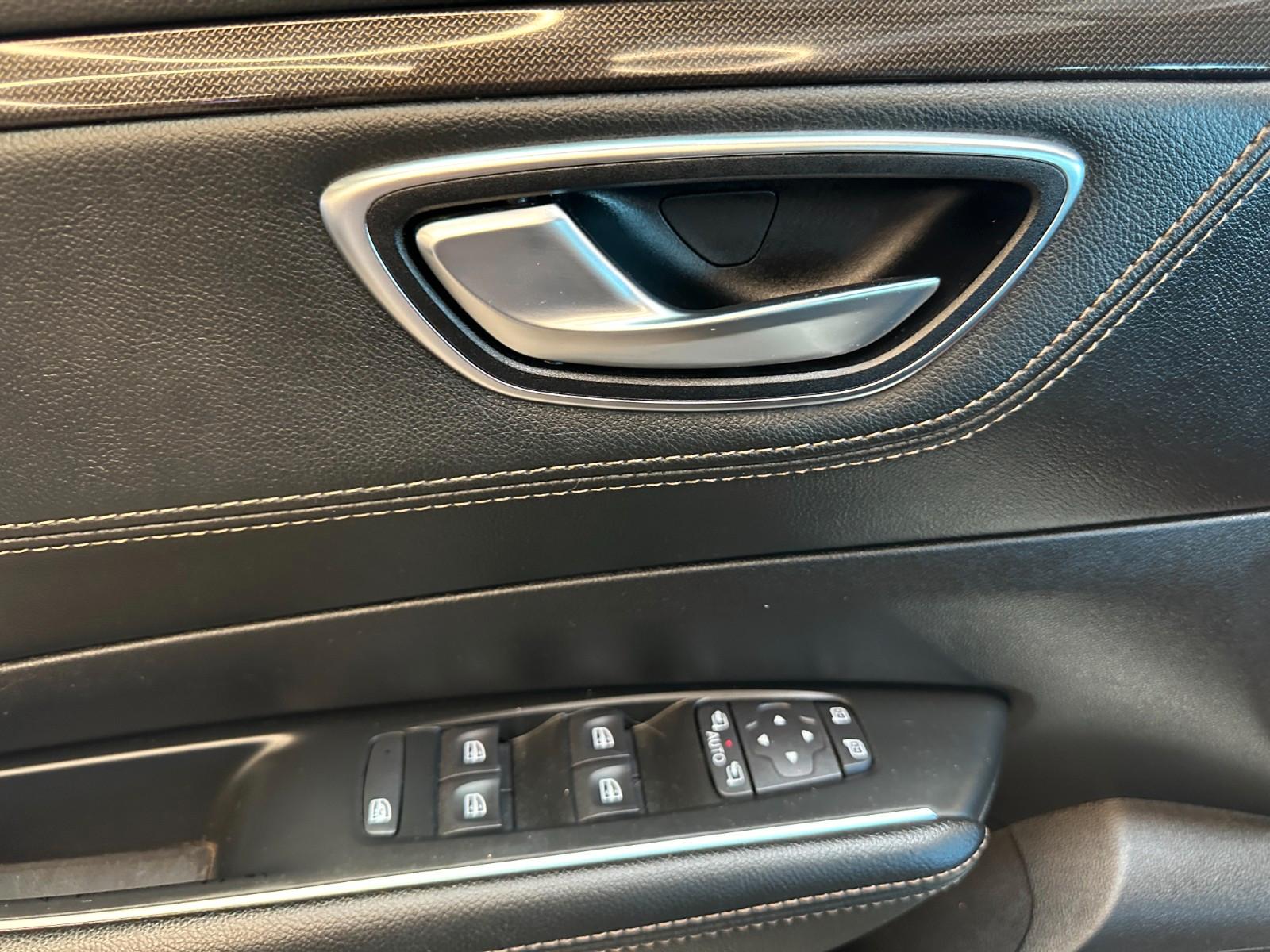 RENAULT TALISMAN 1.6 TCE 200ch - 4CONTROL - CAMÉRA 360° - SIÈGES MASSANTS - NAVIGATION - SIÈGES CHAUFFANTS