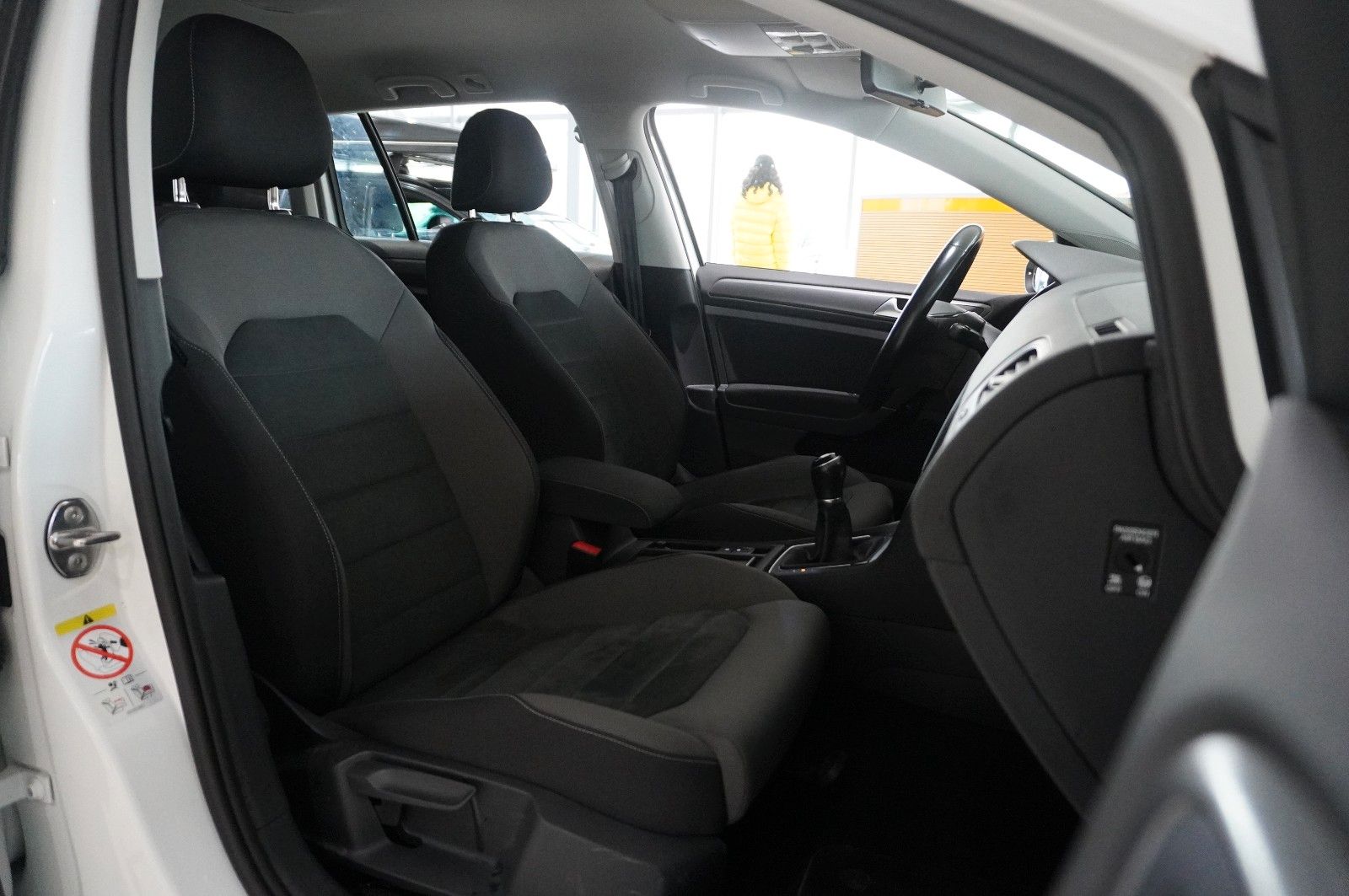 Fahrzeugabbildung Volkswagen Golf VII Variant 1.6 TDI NAVI/LED/SH/ACC/PDC/AHK
