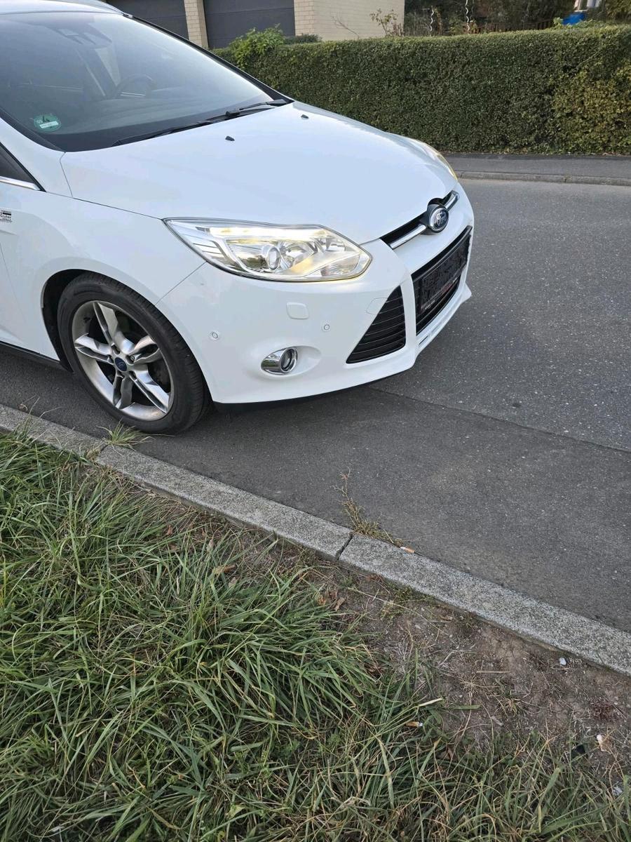 Ford Focus 2013 — салон