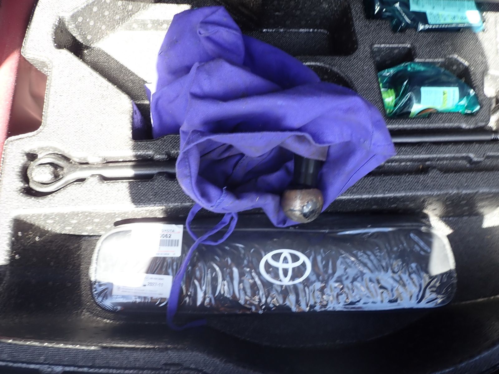 Fahrzeugabbildung Toyota RAV 4 2.5 Hybrid 4x2 Team Deutschland AHK