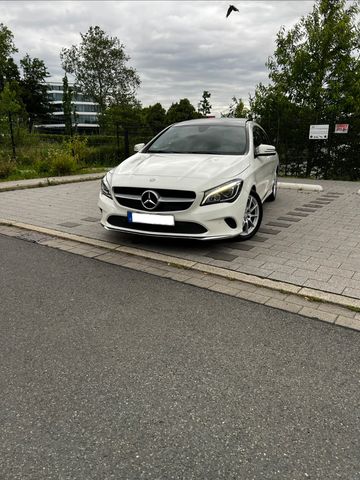 MERCEDES-BENZ CLA 200 Shooting Brake CLA 200 d DCT Top Zustand