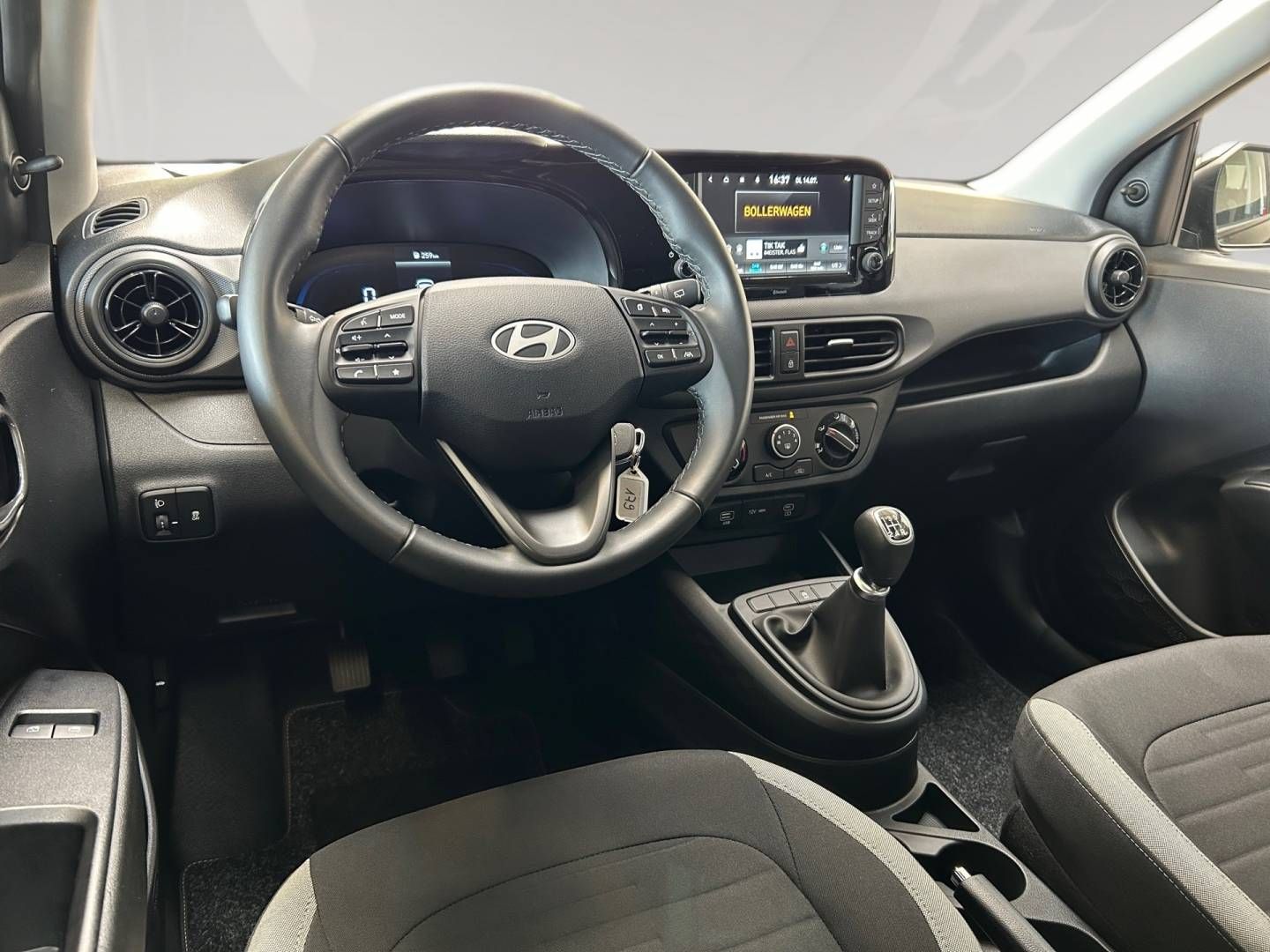 Fahrzeugabbildung Hyundai i10 FL 1.0 Benzin (63 PS) | Apple CarPlay u. And