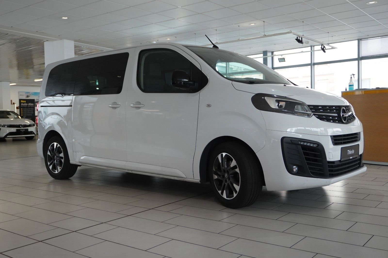 Fahrzeugabbildung Opel Zafira Life Tourer 2.0D "M" NAVI/LED/KAMERA/SHZ