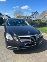 Mercedes-Benz E 220 CDI BlueEFFICIENCY AVANTGARDE AVANTGARDE - Mercedes-Benz E 220 aus 2012 mit Diesel-Antrieb: Limousine