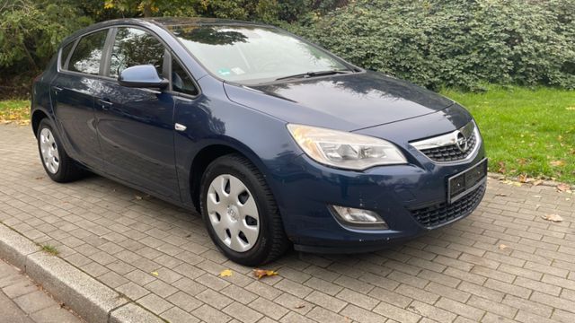 Opel Astra J Lim. Turbo. Design Edition