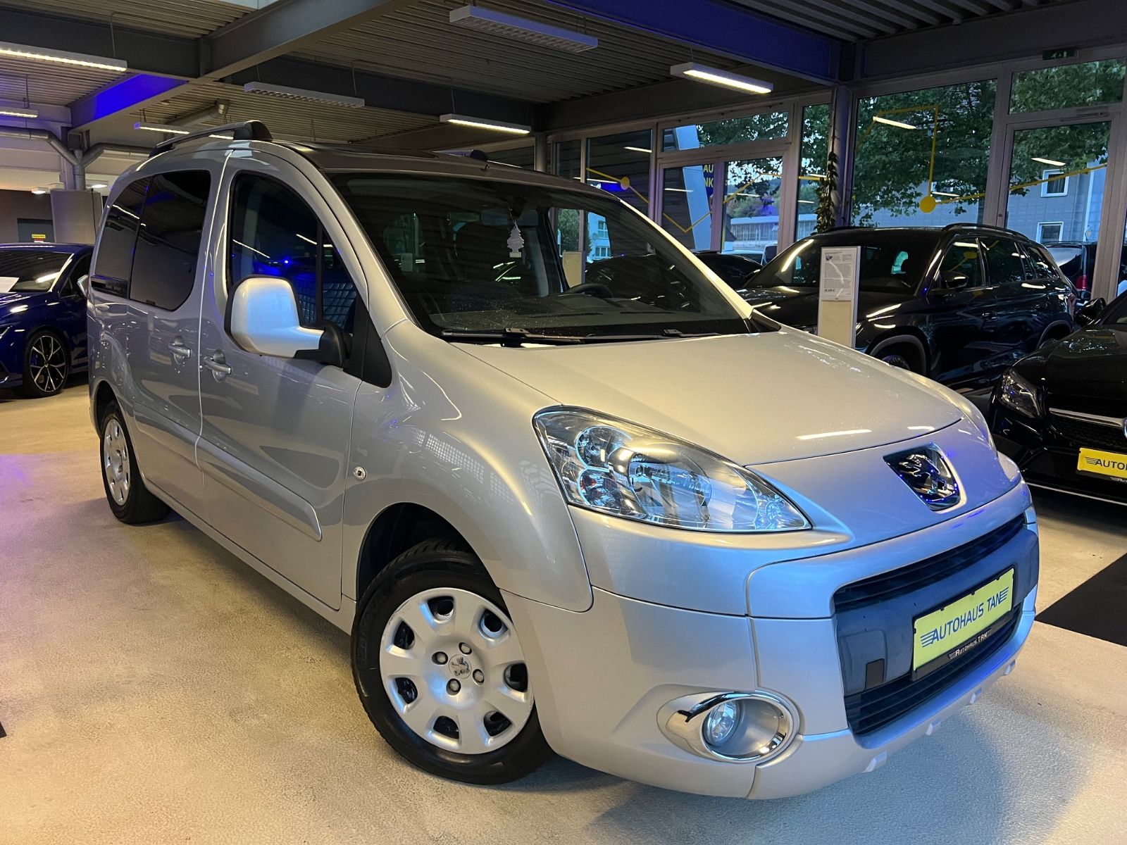 Fahrzeugabbildung Peugeot Partner Tepee Family * 1.HAND *