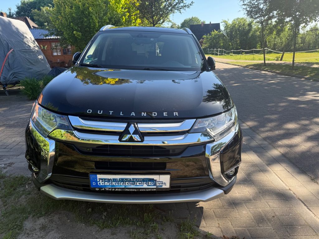 Image of Mitsubishi Outlander