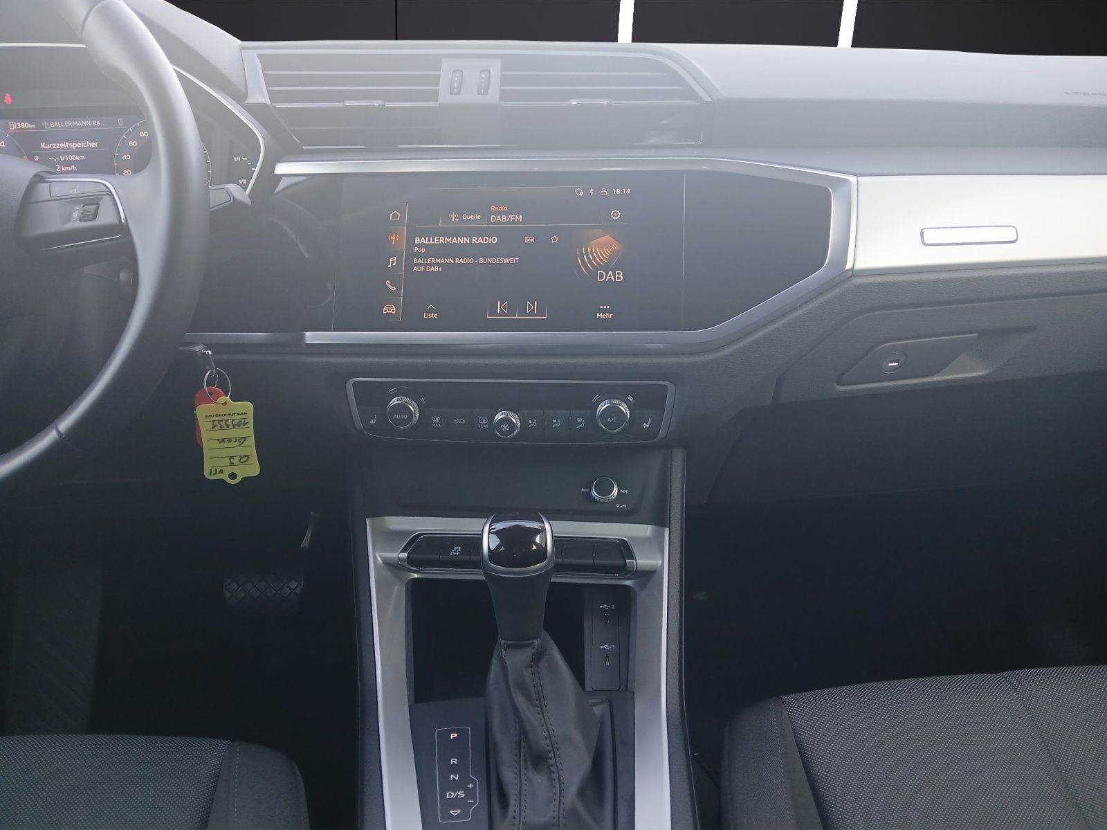 Fahrzeugabbildung Audi Q3 35 TDI advanced S-tronic LED AHK AVC ACC