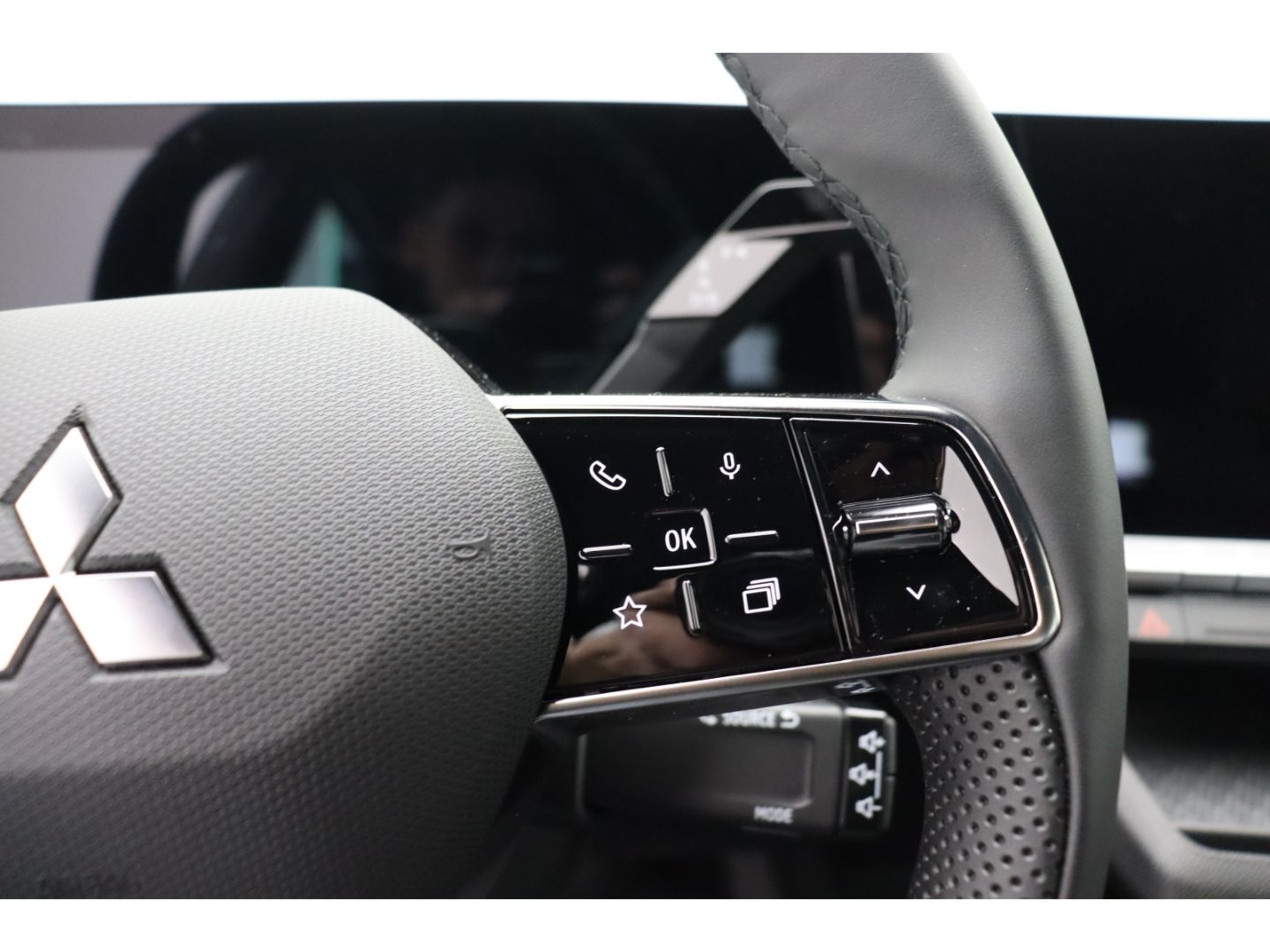 Fahrzeugabbildung Mitsubishi Eclipse Cross Diamant Plus 11 KW ACC LED SHZ