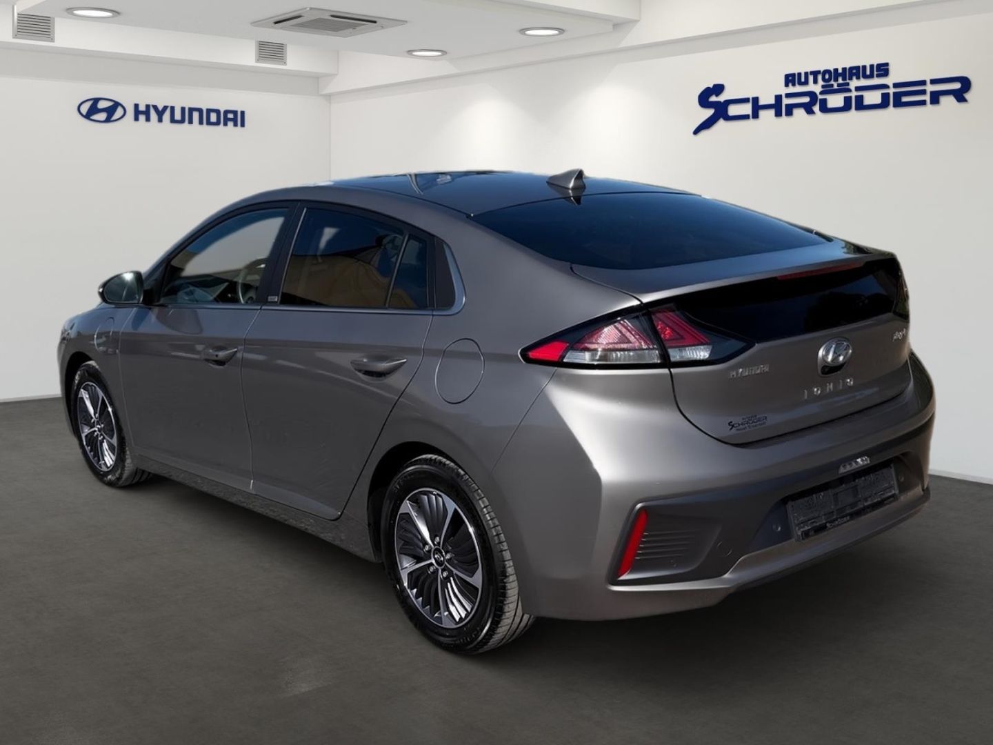 Fahrzeugabbildung Hyundai IONIQ 1.6 Plug-In Hybrid STYLE-Paket Navigation