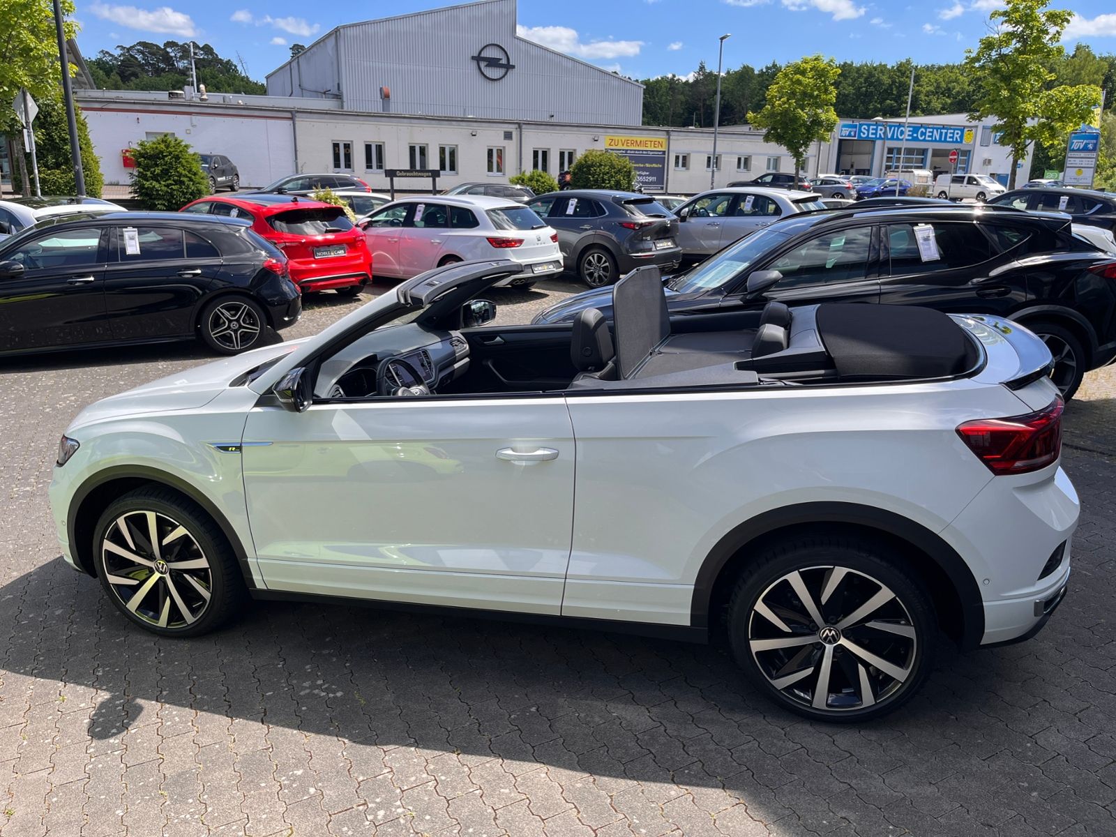Fahrzeugabbildung Volkswagen T-Roc Cabriolet R-Line AHK LED NAVI ALU