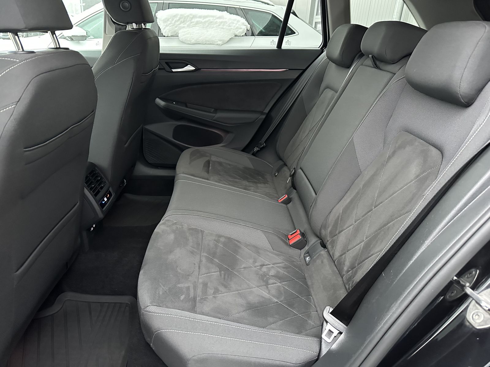 Fahrzeugabbildung Volkswagen Golf Variant 2.0 TDI DSG Style NAV+LED+AHK+VCOCK