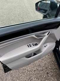 Volkswagen Touareg - 10