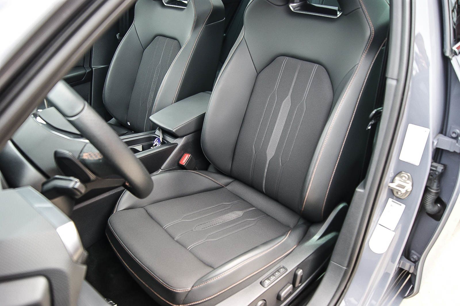 Fahrzeugabbildung CUPRA Leon Sportstourer e-Hybrid PANORAMA CARPLAY ACC