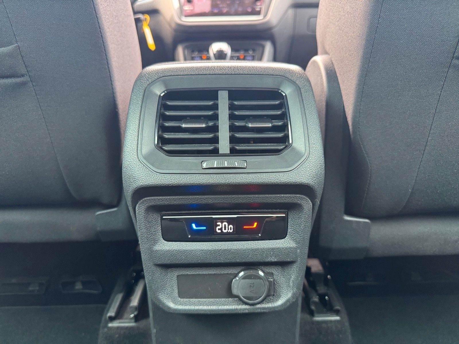 Fahrzeugabbildung Volkswagen Tiguan Life ACTIVE 1.5 TSI