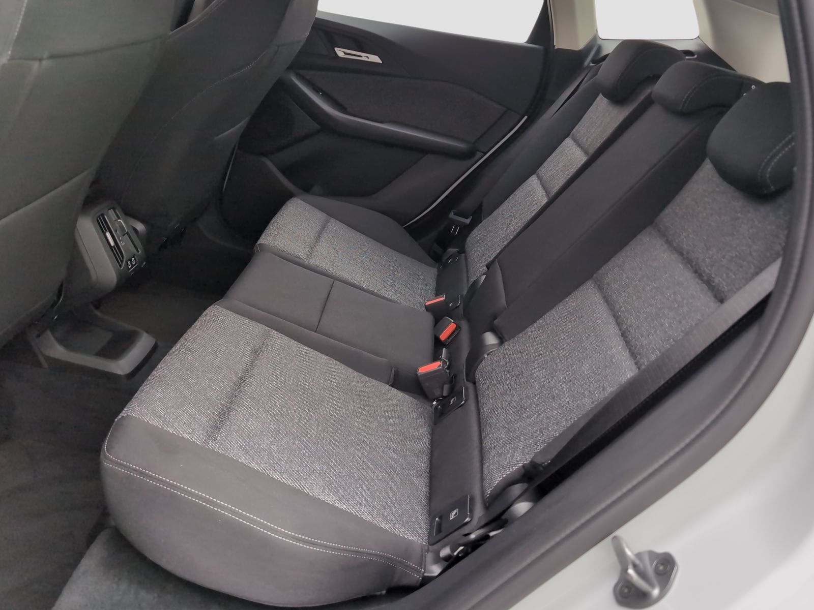 BMW 223 Active Tourer - Bild 11