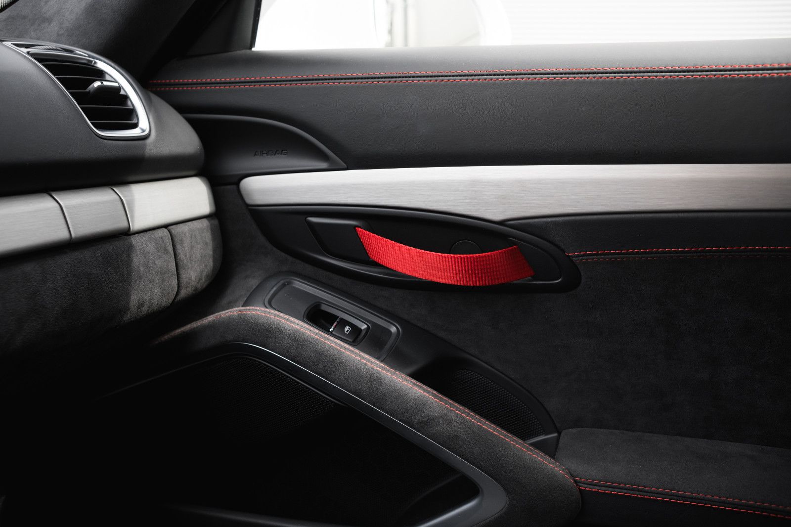 Fahrzeugabbildung Porsche Cayman GT4-Sport-Chrono-Approved-PCM