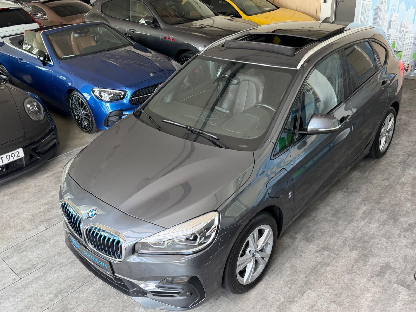 BMW 225 XE*LUXURY*PANO*LEDER*KAM*HARMAN*MEMORY*KEY*