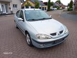 Renault Megane Classic RXE 1.6 16V *Automatik Getriebe * - gebrauchte Renault Megane aus dem Jahr 2000