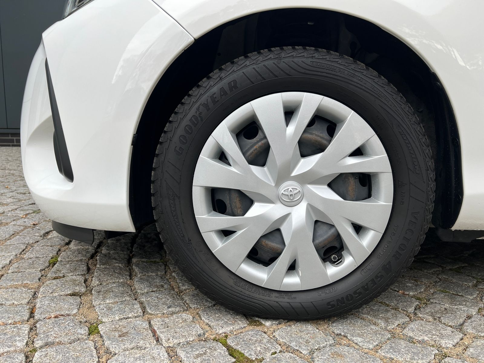 Fahrzeugabbildung Toyota Yaris 1.0 VVT-i Comfort *Klima, Kamera*
