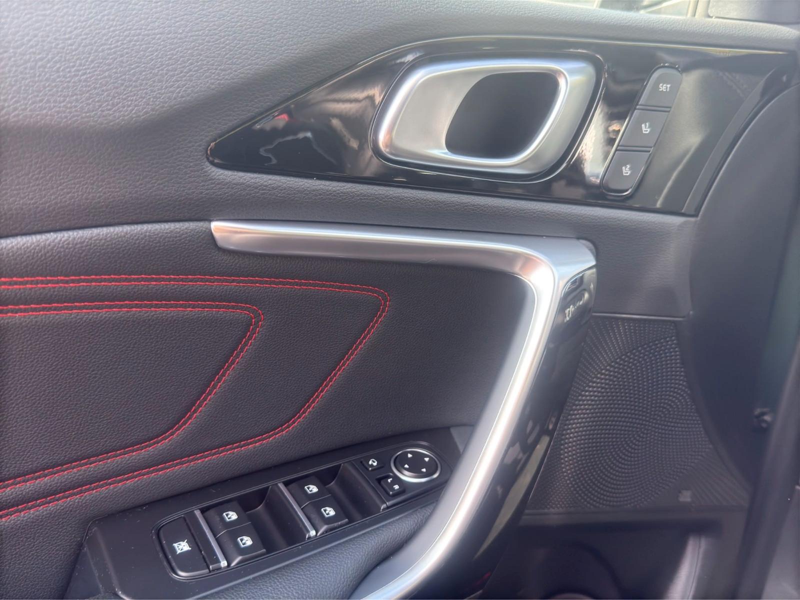 Kia ProCeed 1.6T DCT7 GT Navi Memory Kamera Klima