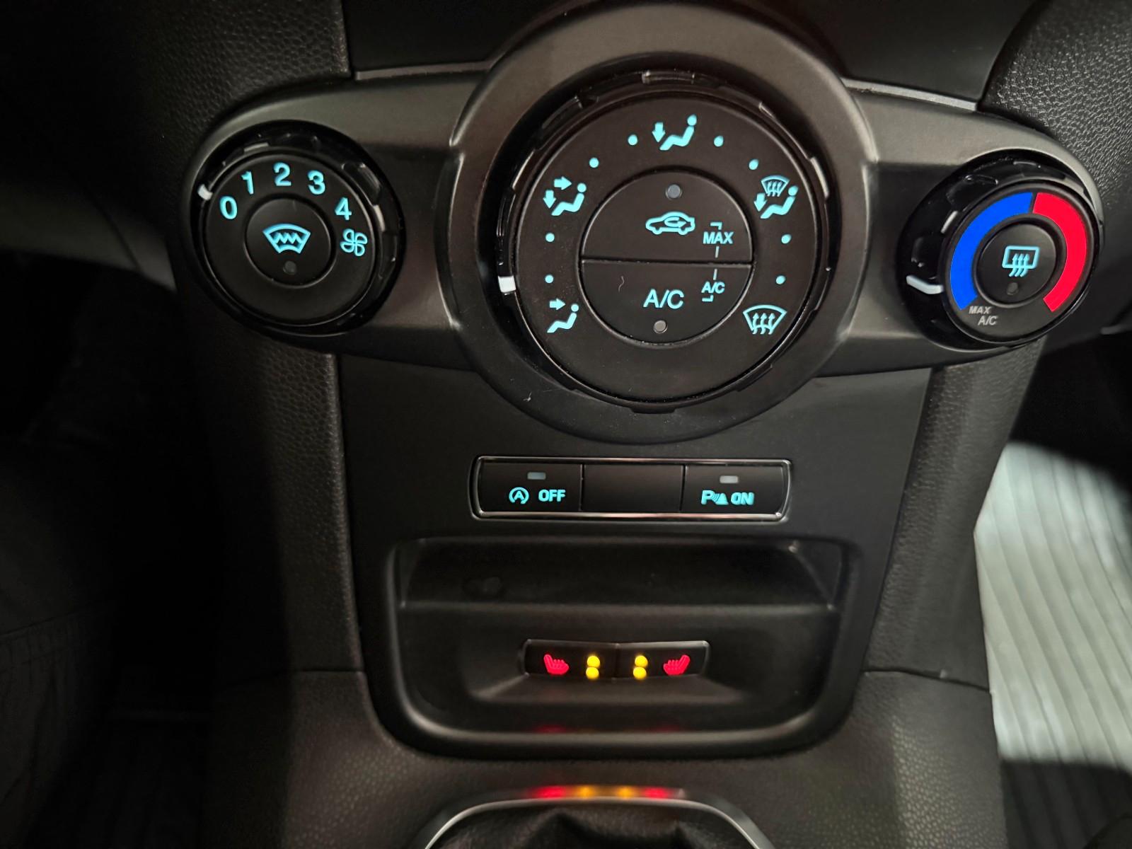 Ford Fiesta Edition Winterpaket USB PDC