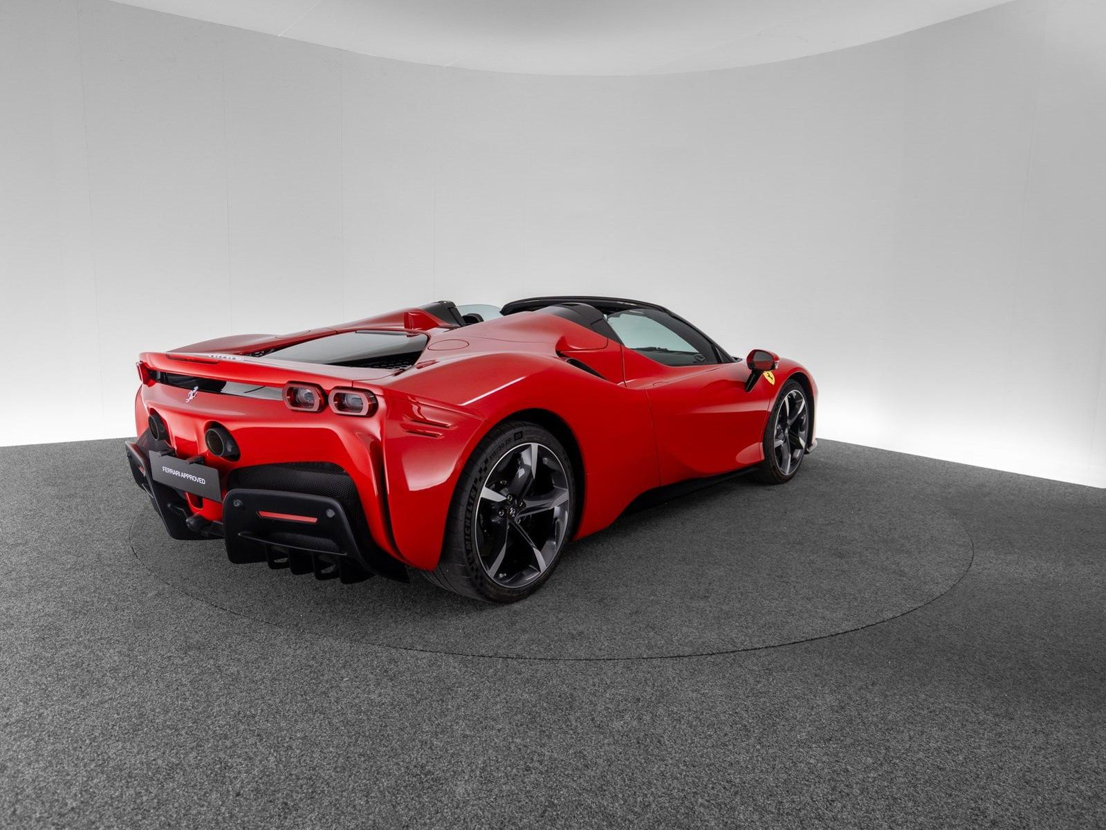 Ferrari SF90 Spider