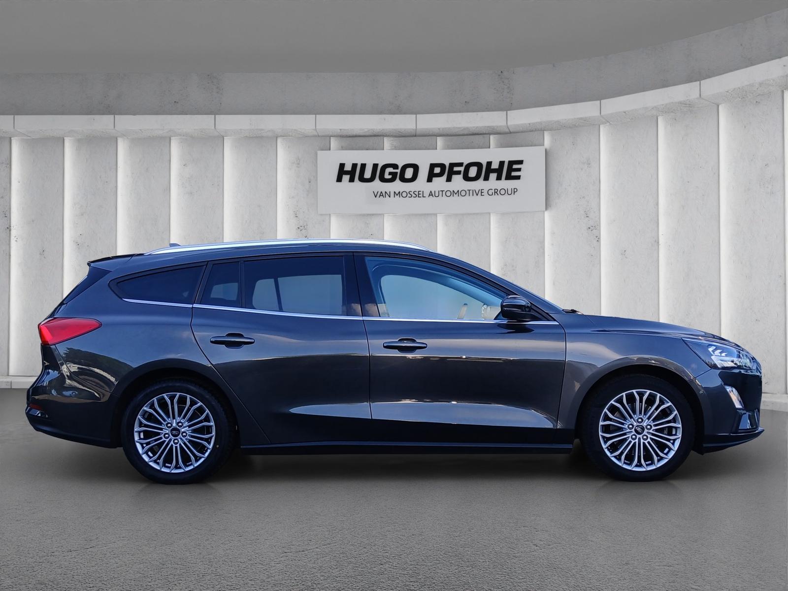 Ford Focus Titanium Turnier LED NAVI AHK KAMERA
