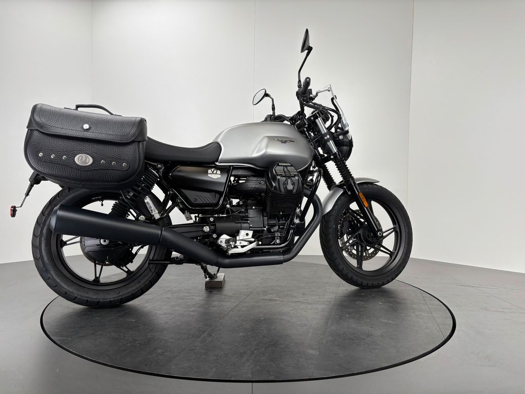 Fahrzeugabbildung Moto Guzzi V7 IV STONE *LEDERTASCHEN *NEUWERTIG
