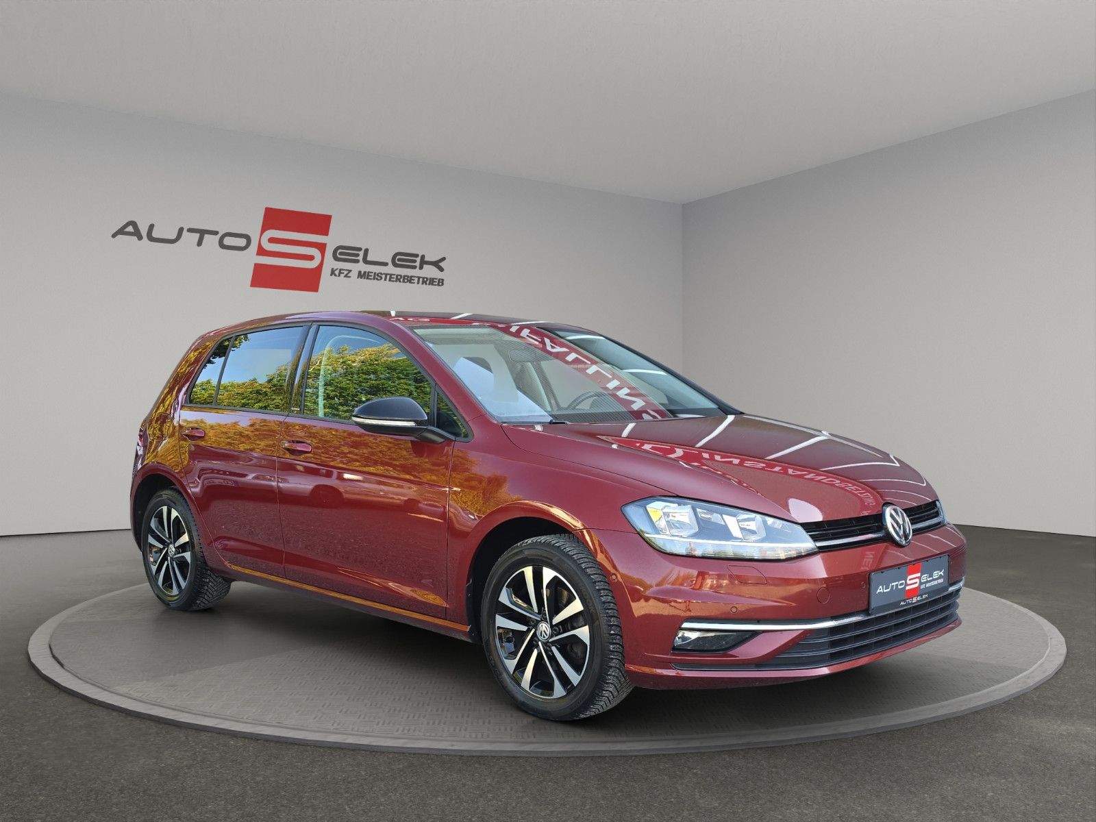 Fahrzeugabbildung Volkswagen Golf VII IQ.DRIVE Start-Stopp AUTOMATIK NAVI