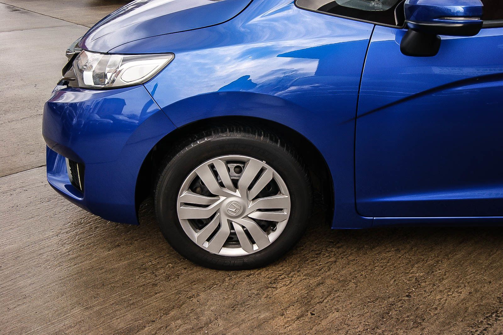 Fahrzeugabbildung Honda Jazz 1.3 i-VTEC Trend SPORTY BLUE RENTNERBESITZ