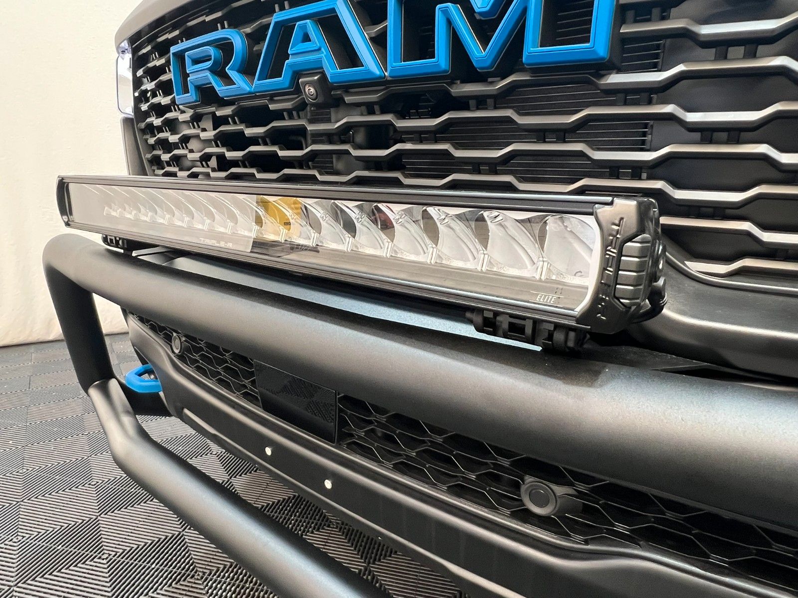 Fahrzeugabbildung Dodge RAM 1500 RHO H/O BLUE Edition