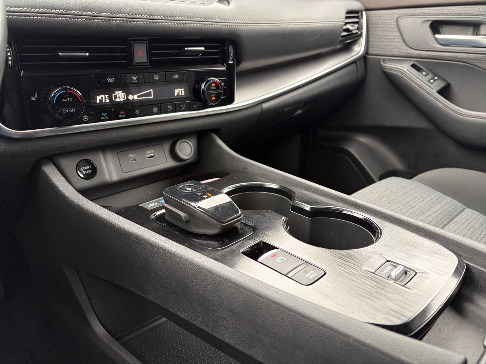 Fahrzeugabbildung Nissan X-Trail 1.5 VC-T e-Power N-Connecta*Navi*AHK*Kam