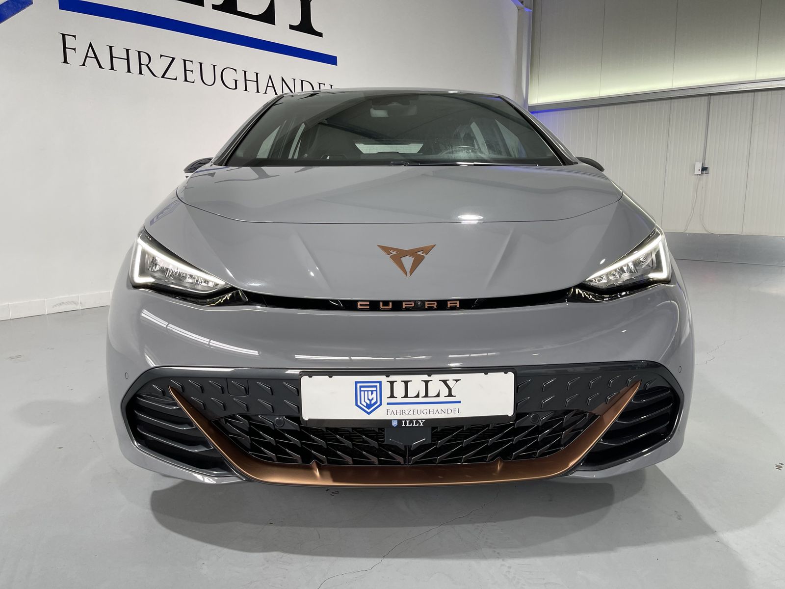 Fahrzeugabbildung CUPRA Born 150 kW*LED*360°Cam*SHZ*Navi*