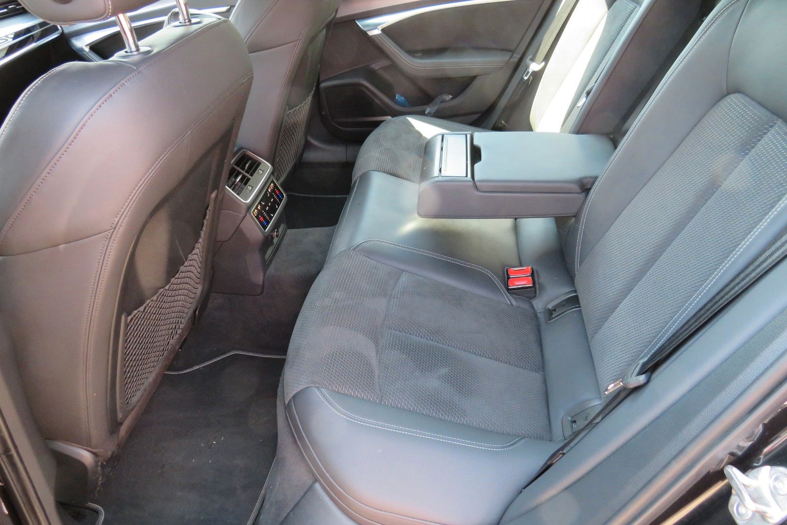 Fahrzeugabbildung Audi S6 Avant 3.0 TDI quattro