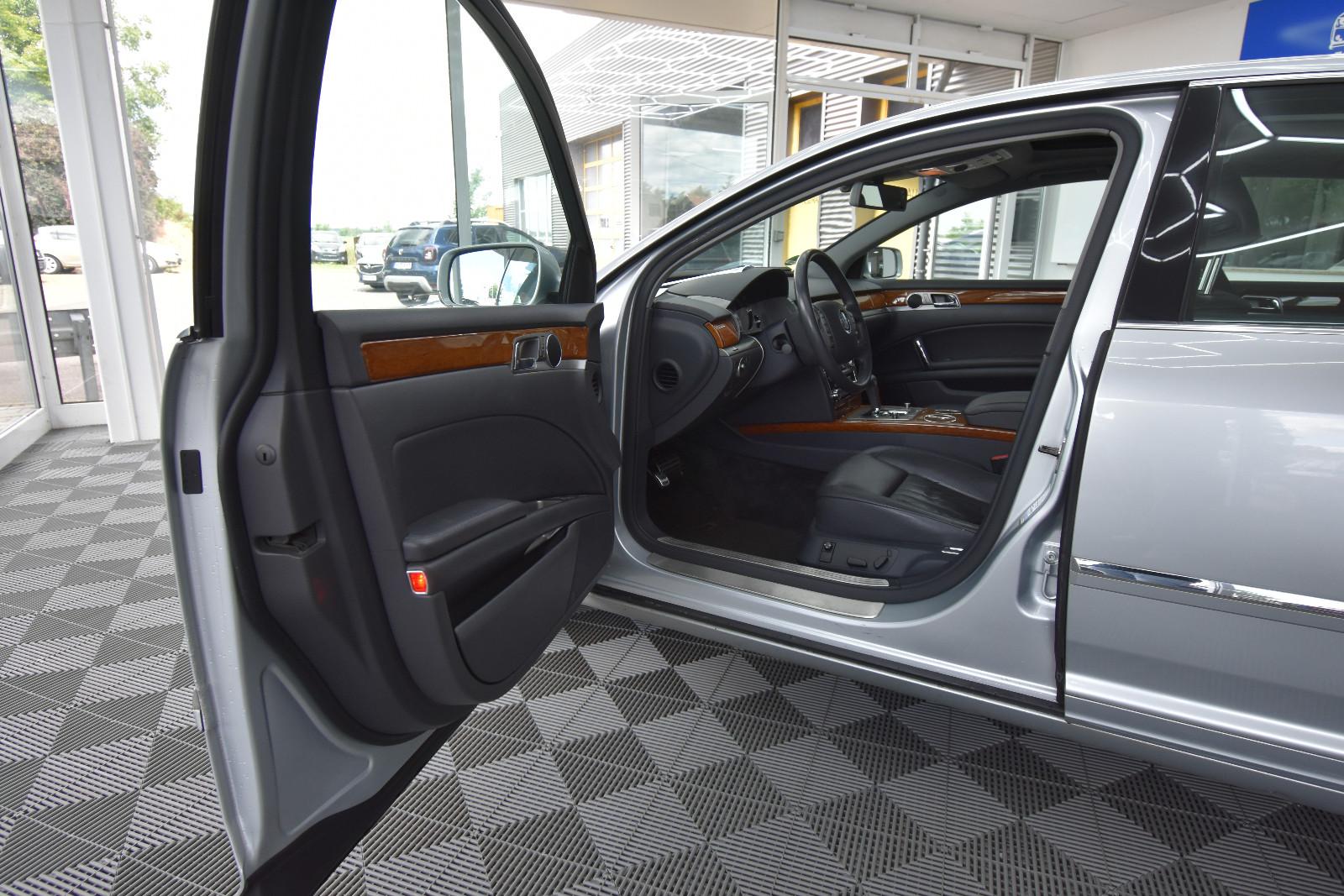 Volkswagen Phaeton V6 5.Sitzer 4Motion NAVI SHZ 4Zonenklima