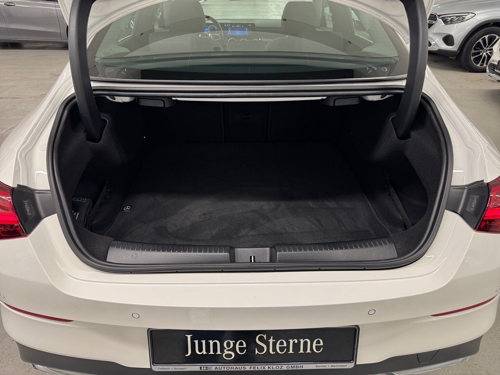 Fahrzeugabbildung Mercedes-Benz CLA 180 Progressive*Pano*LED*Kamera*CarPlay*MBUX